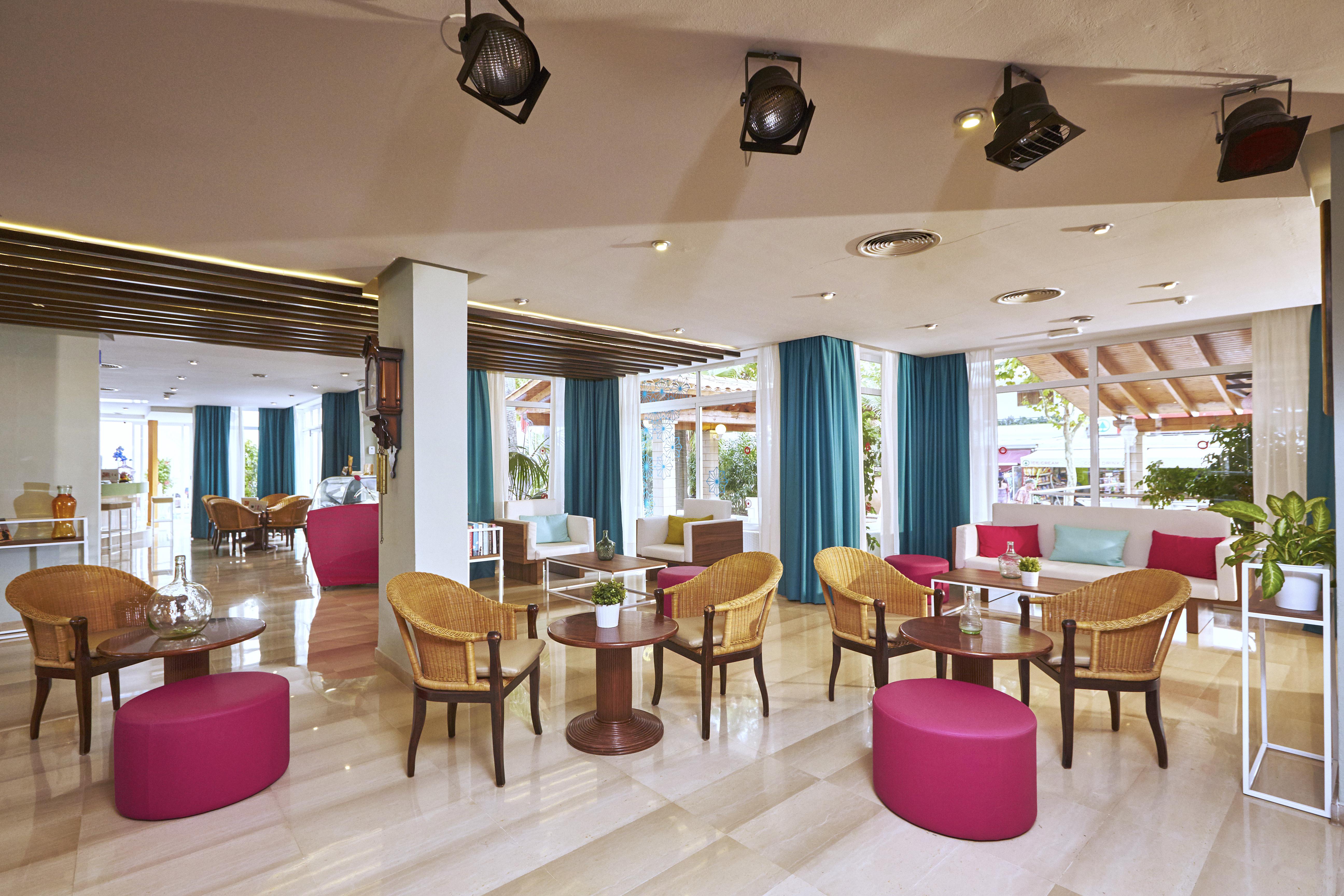 Cabot Cap De Mar Hotel Cala Bona  Exterior foto
